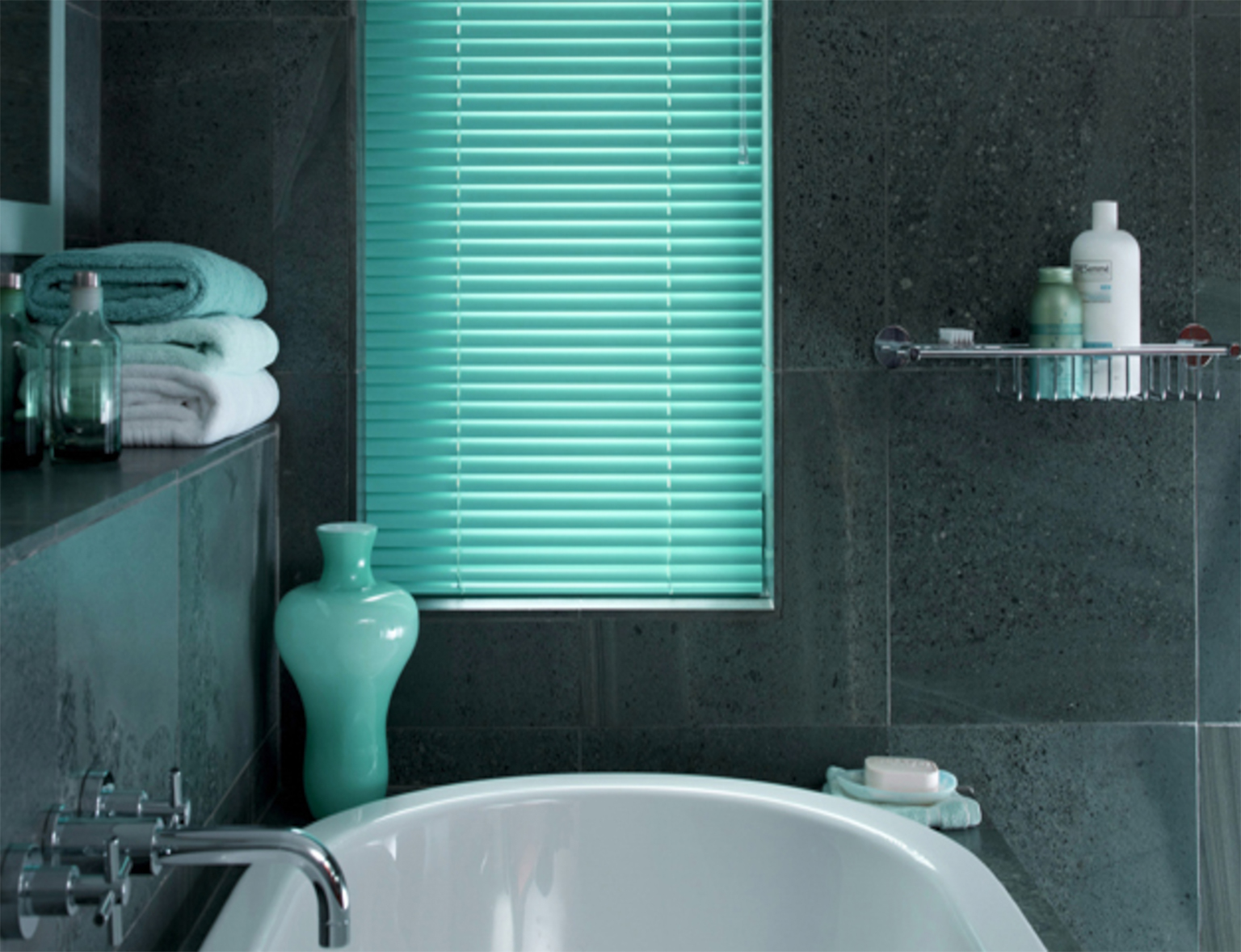 clitheroe-blinds-aluminium-venetian-blind-2