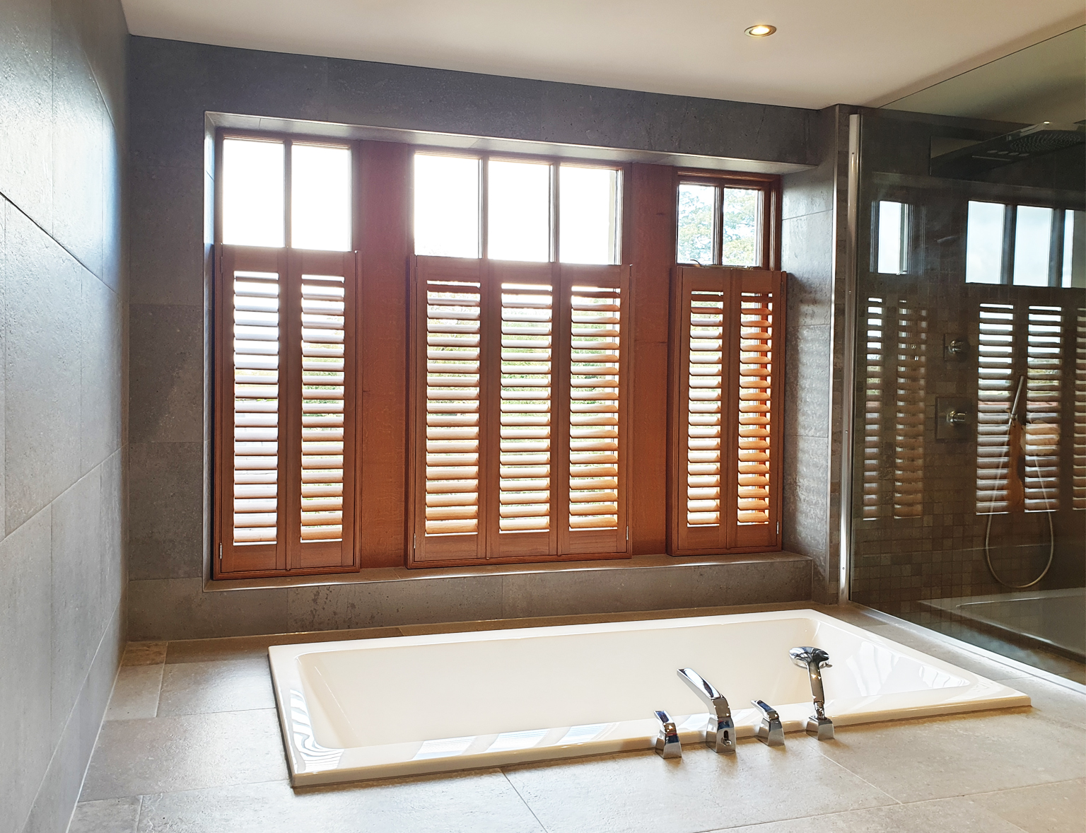 clitheroe-blinds-cafe-style-shutters-2