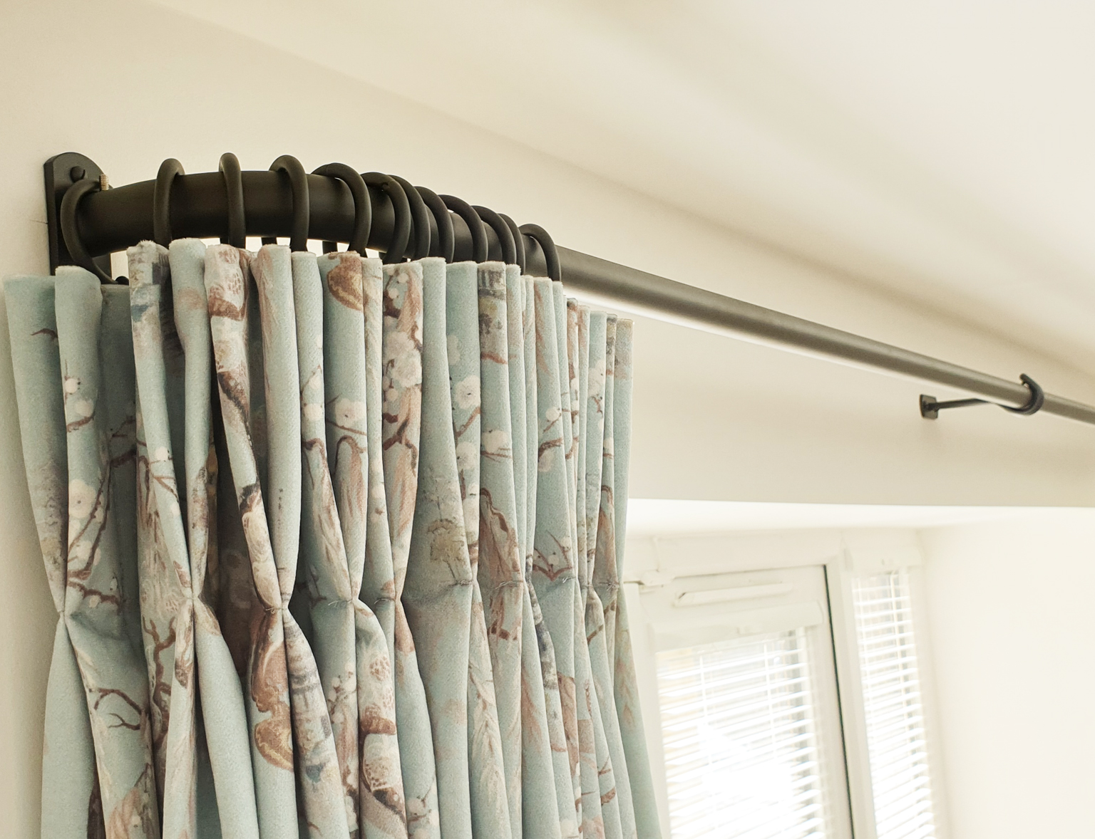 clitheroe-blinds-curtain-poles-tracks-1