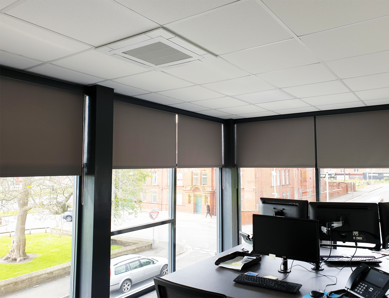 clitheroe-blinds-office-blinds-1