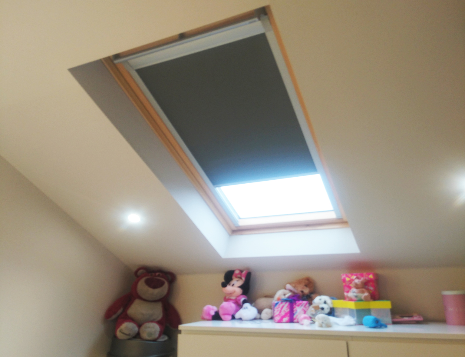 clitheroe-blinds-skylight-velux-blind-3