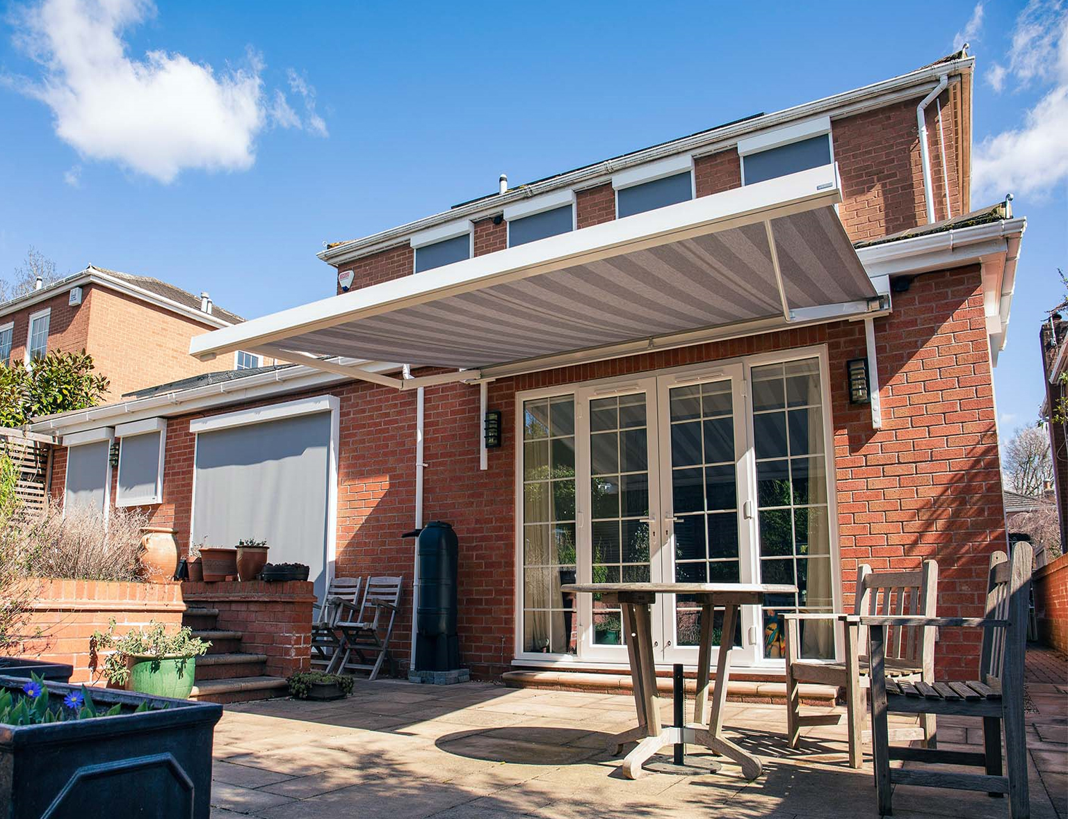 clitheroe-blinds-awning-1