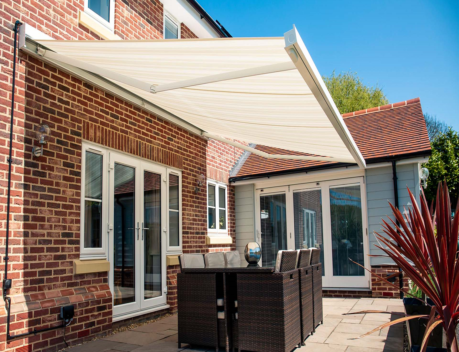 clitheroe-blinds-awning-4