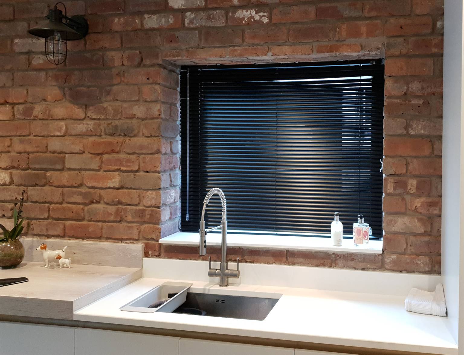 clitheroe-blinds-aluminium-venetian-blind-3