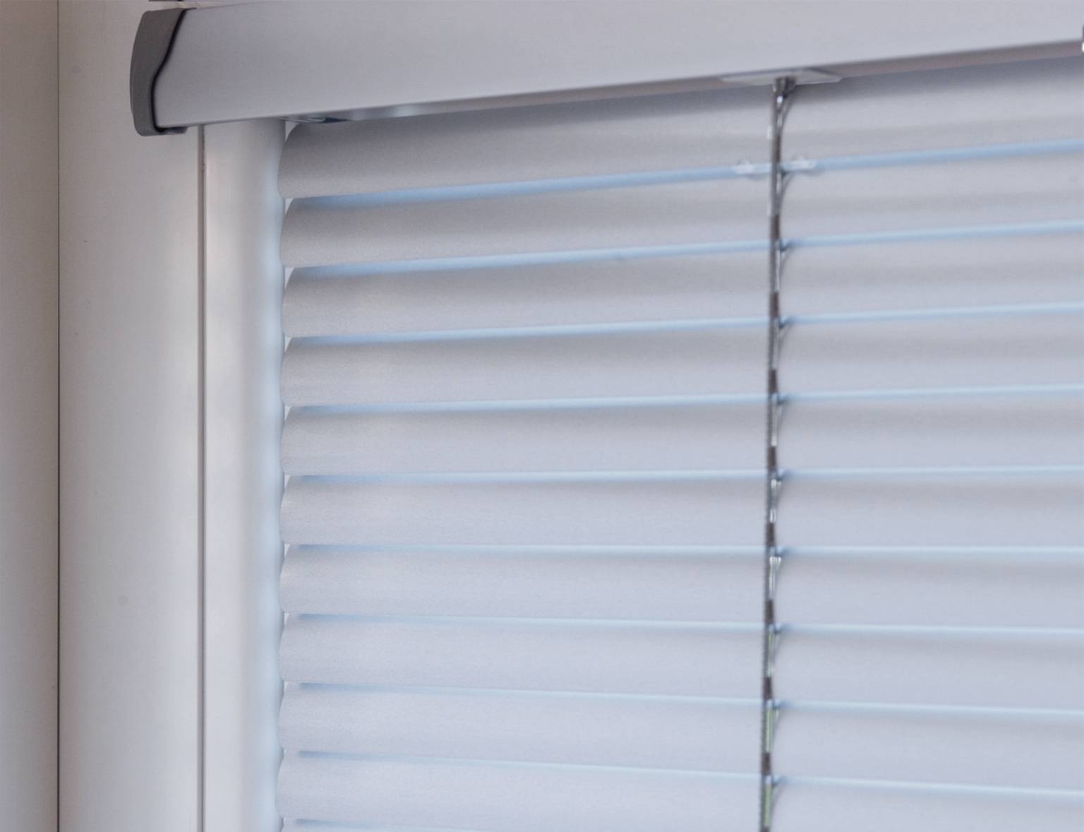 clitheroe-blinds-intu-venetian-blinds-2